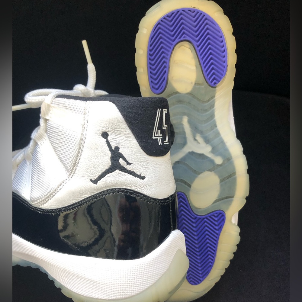 Air Jordan 11 Retro Concord 2018 (378037-100) Sz 10, Excellent Condition